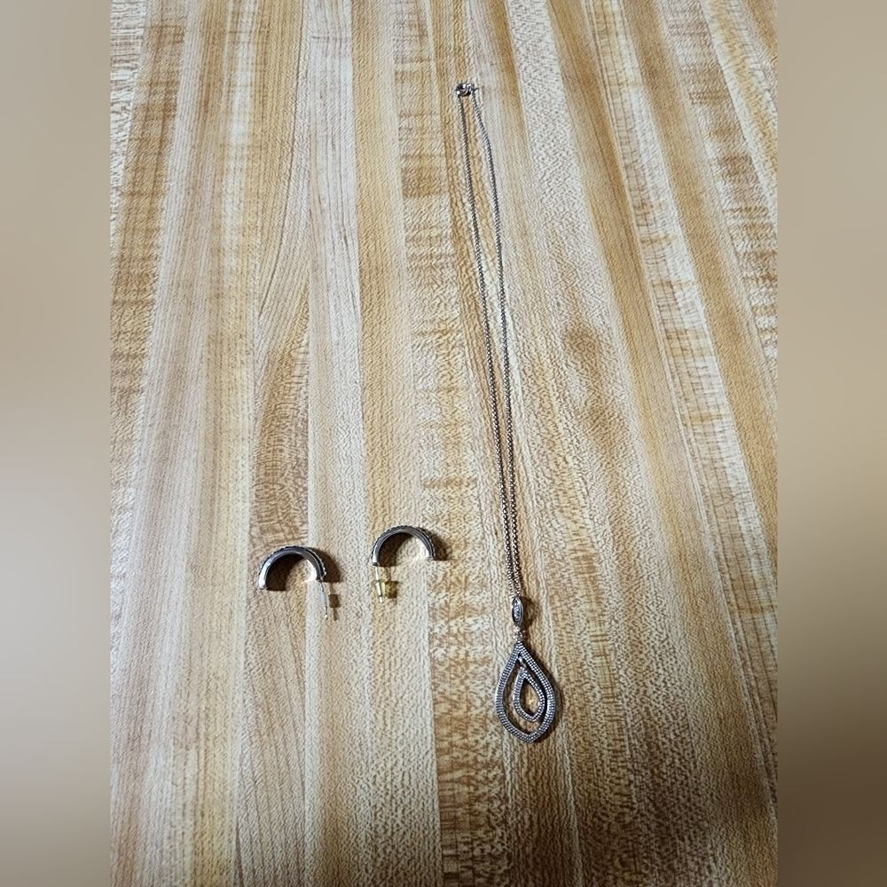 Jewelry Set - Picture 2 of 6